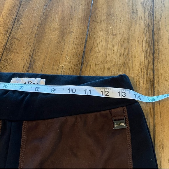 Joseph Ribkoff Pull On Mid Rise Black Leggings with Brown Faux Suede, size 4 Y2K - Picture 6 of 7